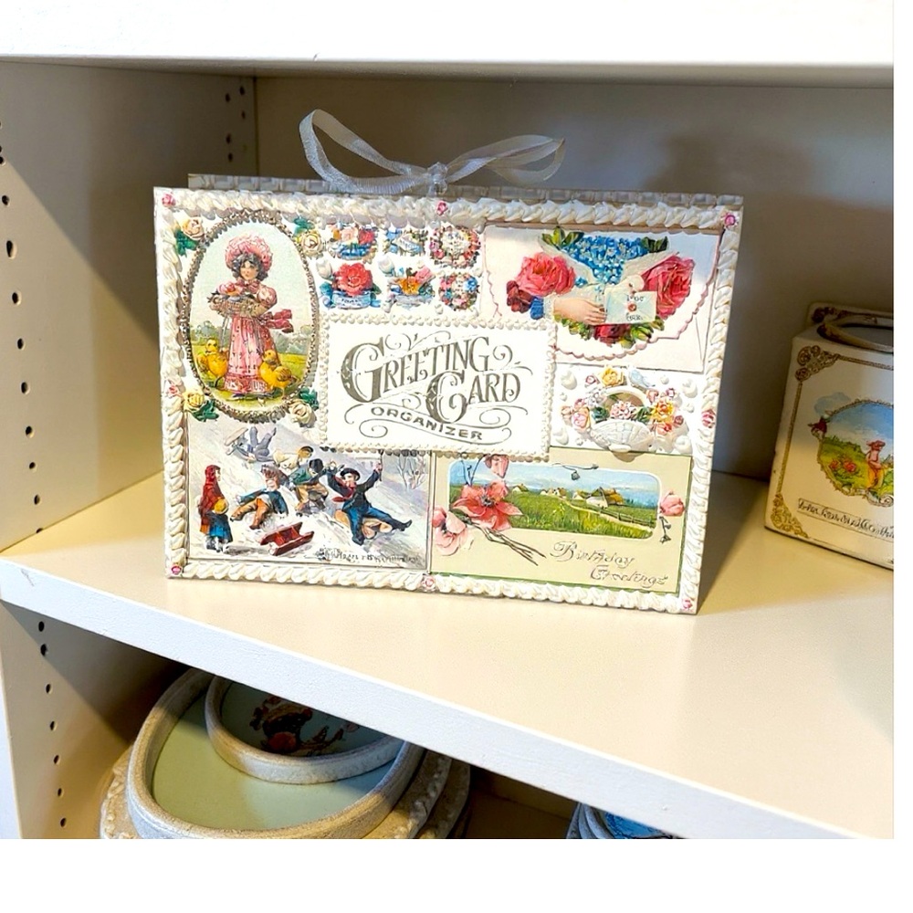 Vintage Victorian Revival Hallmark Accordion Greeting Card organizer